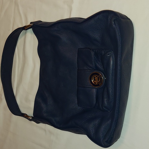 Micheal Kors  Navey Blue Soft Leather Bag. - Picture 10 of 10